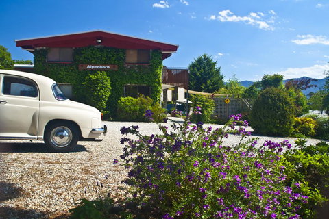 Alpenhorn Holiday Units - ACT Tourism 0