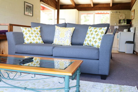 Alpenhorn Holiday Units - ACT Tourism 1