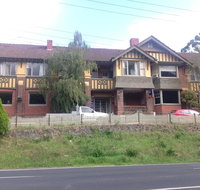 Alpine Retreat Hotel - ACT Tourism