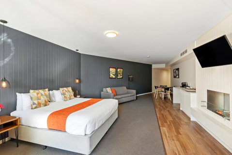 Altitude On Montville - ACT Tourism 3
