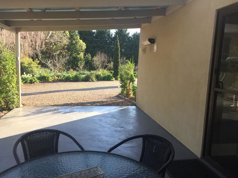 Altona Garden Retreat - ACT Tourism 1