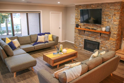 Amaroo - ACT Tourism 1