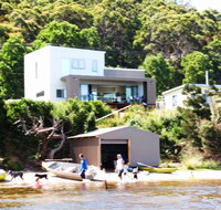 Amazing Ansons Bay Absolute Waterfront Beach House - ACT Tourism