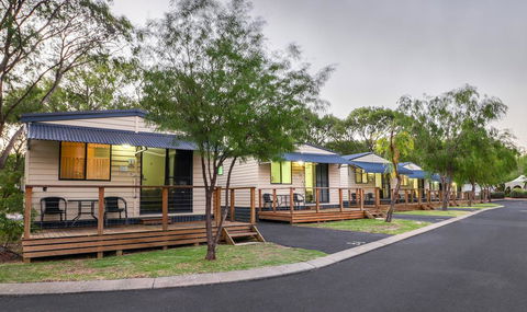 Amblin Holiday Park - ACT Tourism 1