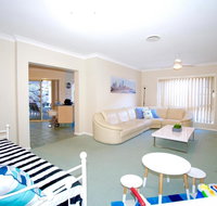 Anaheim Entertainer by Getastay - ACT Tourism