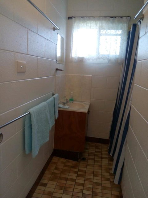 Anchor In Holiday Units South Mission Beach - ACT Tourism 3