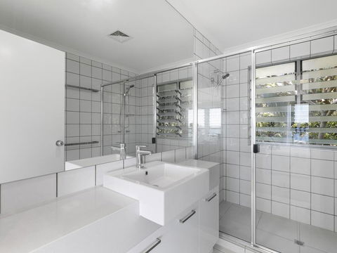 Andari Holiday Apartments - ACT Tourism 2