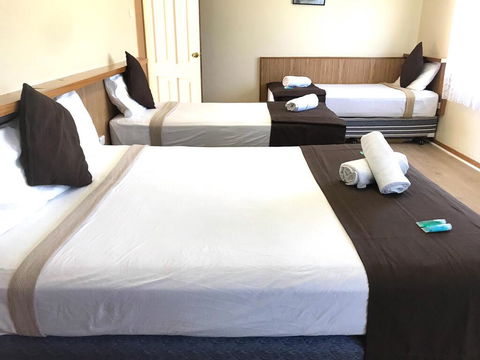 Angel's Rest Motel - ACT Tourism 3