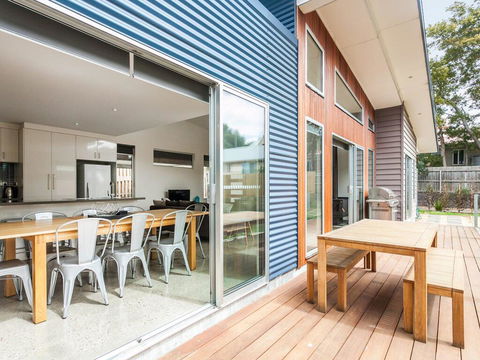 ANGLE BY THE SEA - Anglesea - ACT Tourism 2