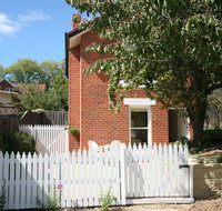 Annies Garden Cottage - ACT Tourism