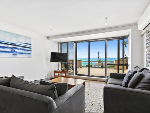 APARTMENT 12 PACIFIC APARTMENTS- Across From The Pier - ACT Tourism 3