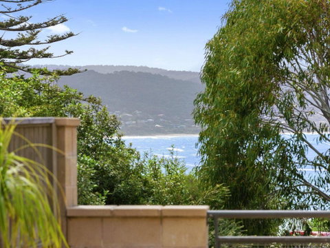 APARTMENT 23 PACIFIC APARTMENTS - Sit On The Deck And Soak In The View - ACT Tourism 0