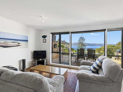 APARTMENT 26 PACIFIC APARTMENTS - Walk To Town - ACT Tourism 0