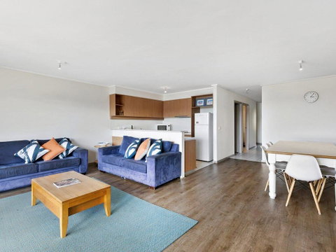 APARTMENT 29 PACIFIC APARTMENTS - Grand Escape With Ocean Views - ACT Tourism 3