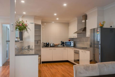 Apartments On Allingham - ACT Tourism 1