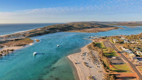 API Pelican Beach Front Apartments Kalbarri - ACT Tourism 1
