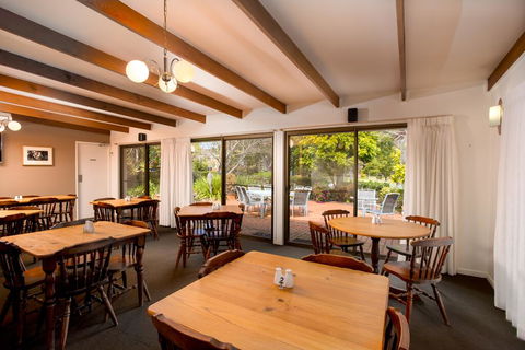 Applegum Inn - ACT Tourism 1