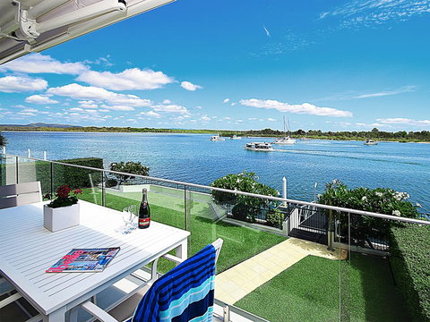 Aqua Linea - ACT Tourism 0