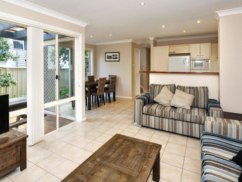 Aquarius Townhouse - ACT Tourism 1