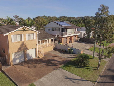 Arlington Beach House - ACT Tourism 0