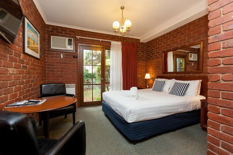 Armour Motor Inn - ACT Tourism 3