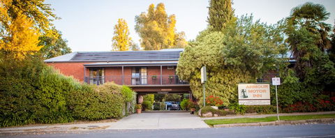 Armour Motor Inn - ACT Tourism 0