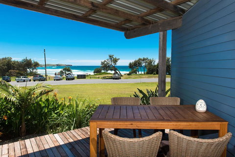 ArtHOUSE Beachfront Accommodation - ACT Tourism 0