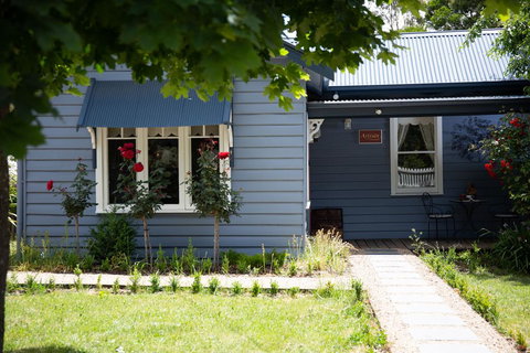 Artisan Retreat - ACT Tourism 0