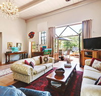 Arty Warehouse Apartment - stroll to South beach - ACT Tourism