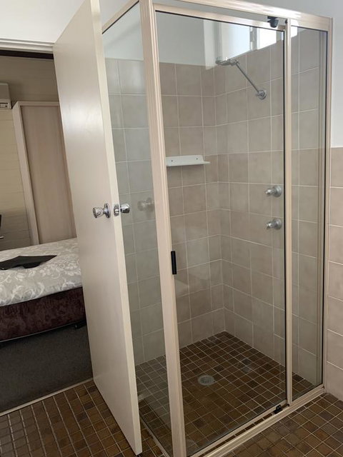 Ashton Motel - ACT Tourism 1