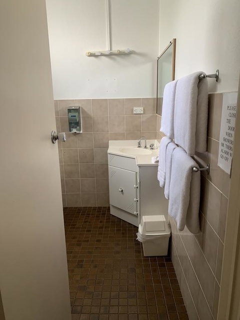 Ashton Motel - ACT Tourism 2