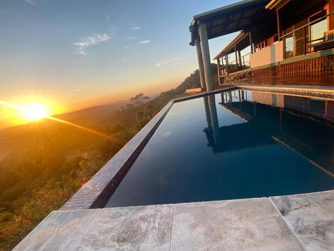 Luxurious Hinterland Guest House With HEATED POOL Sleeps 10 Brisbane Scenic Rim Gold Coast - ACT Tourism 3