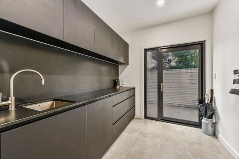 Luxury On Holland Kingston SE - ACT Tourism 2