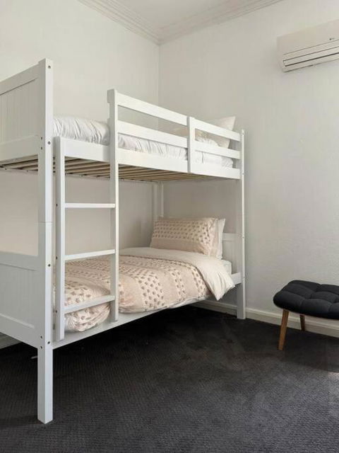 Luxury Stay In Williamstown - ACT Tourism 1