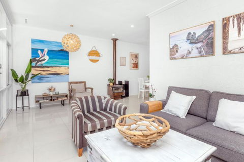 Maylands Coastal Vibes - ACT Tourism 0