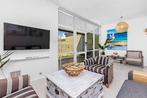 Maylands Coastal Vibes - ACT Tourism 2