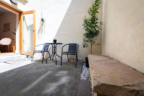 MELVINGTON BOUTIQUE APARTMENT IN HOBART CBD O - ACT Tourism 1