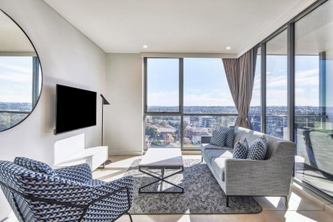 Meriton Suites Liverpool - ACT Tourism 0