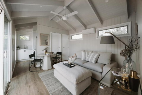 Mewburn Park Retreats - The Lakehouse - ACT Tourism 2