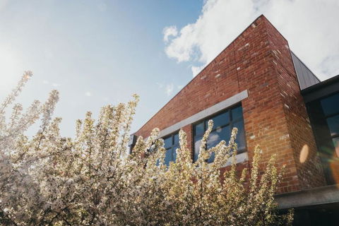 Mews Cottages - ACT Tourism 1