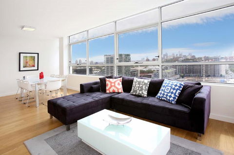 Moore To See - Modern And Spacious 3BR Zetland Apartment With Views Over Moore Park - ACT Tourism 2