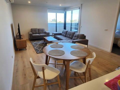 Modern Apartment Airport Area - ACT Tourism 0