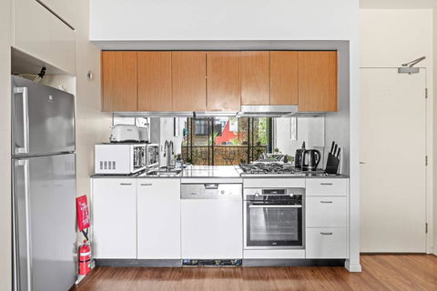 Modern Apt - Free Parking - Convenient Location - ACT Tourism 3