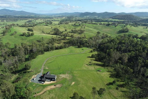 Modern Farmhouse - ACT Tourism 2