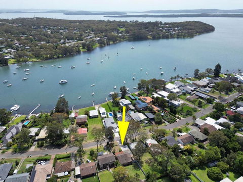 NEW PropertyBreezy Bayside Haven At Brightwaters - ACT Tourism 0
