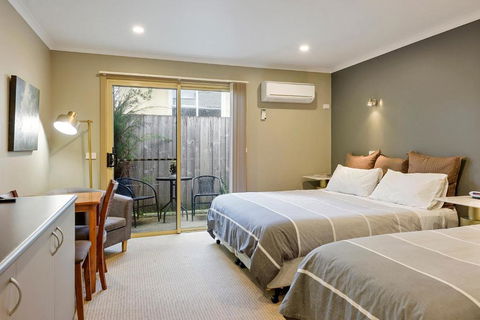 Motel Strahan - ACT Tourism 2