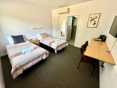 Mount Beauty Motor Inn - ACT Tourism 3