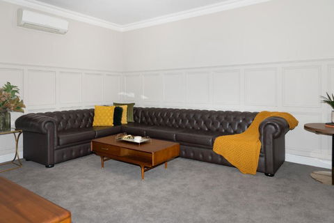 Mount Gambier Hotel - ACT Tourism 1