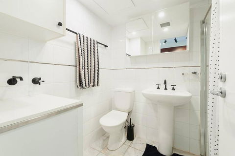 MP303 - Studio Apartment, Military Road, Cremorne - ACT Tourism 3