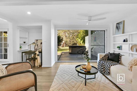 Natuna Lakeside Retreat - ACT Tourism 3